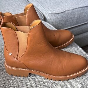 Label Women’s Leather Go-To Chelsea Pull-On Boot Vibram Sole Tan Size 9.5